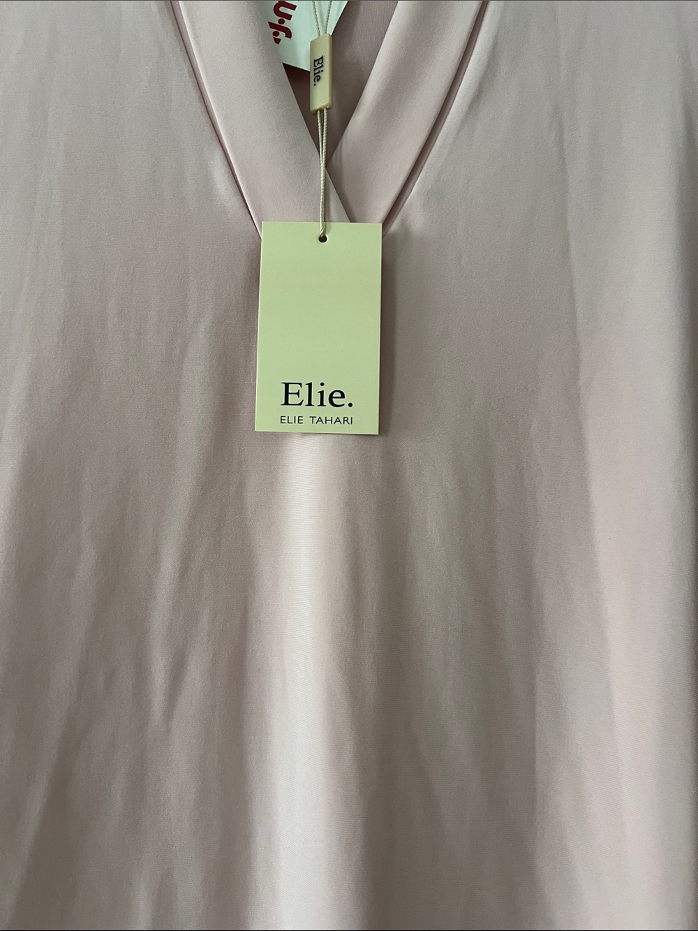 Elie Tahari Soft Pink Sleeveless V-Neck Camisole - Picture 4 of 5